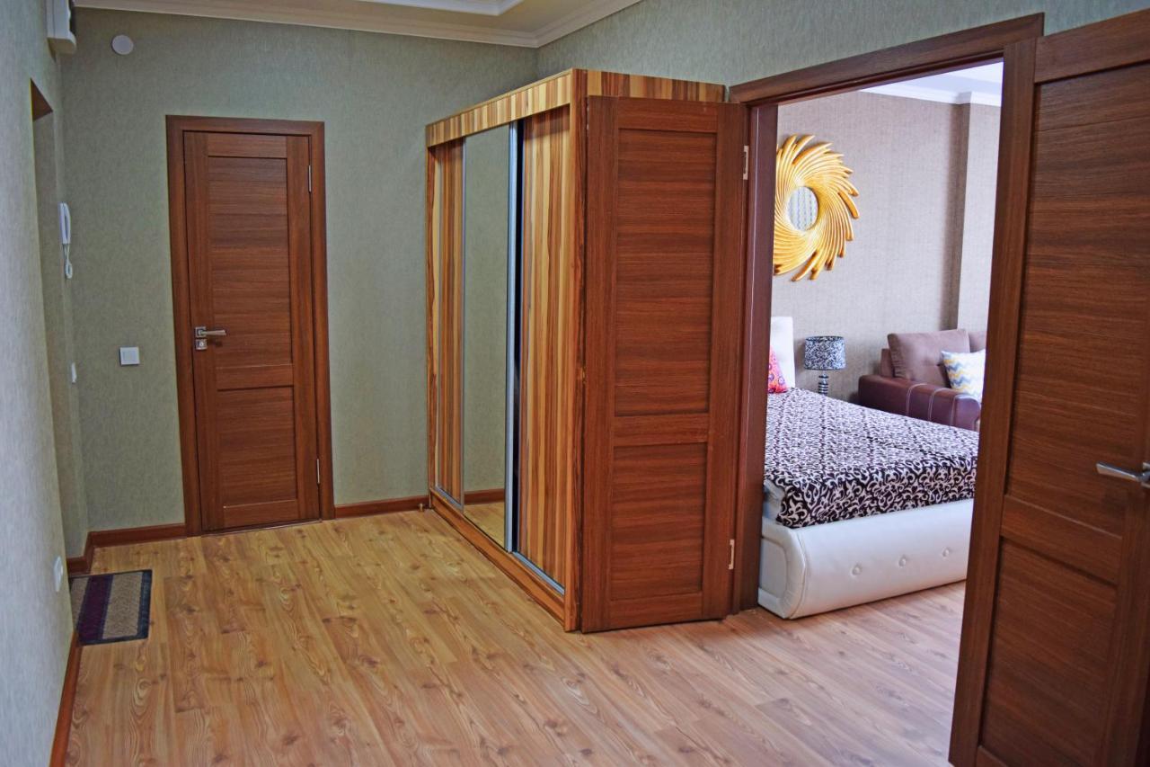 Sunny Apartment With Mountain View Bishkek Esterno foto