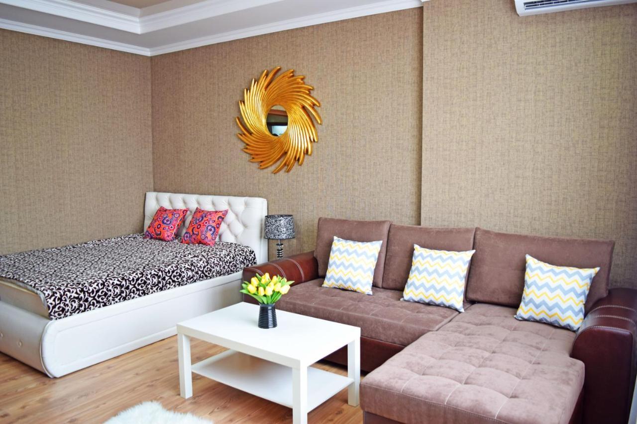 Sunny Apartment With Mountain View Bishkek Esterno foto